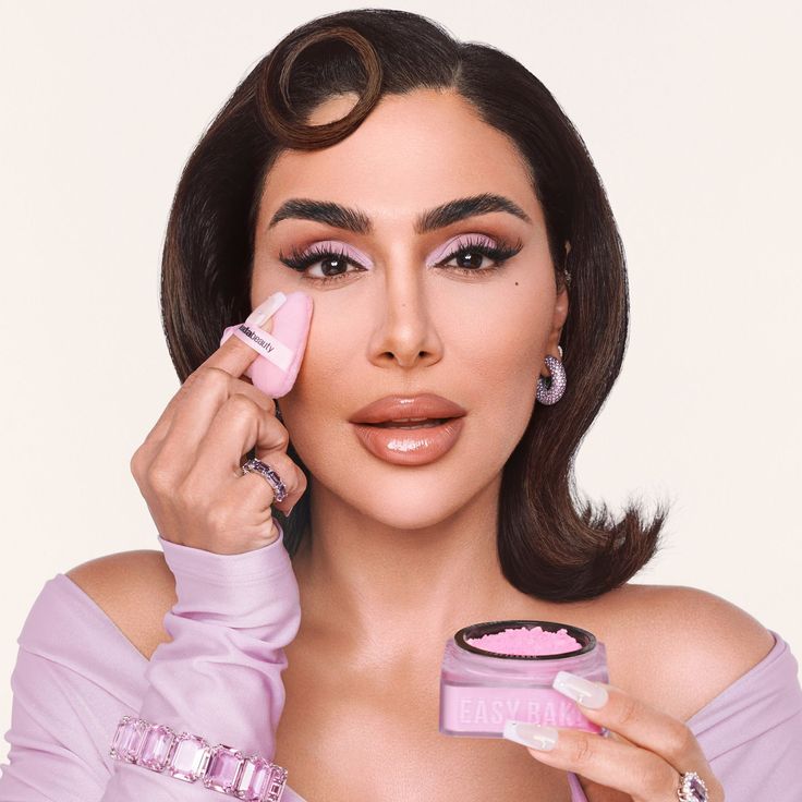 we put huda beauty's electric lavender setting powder to the test